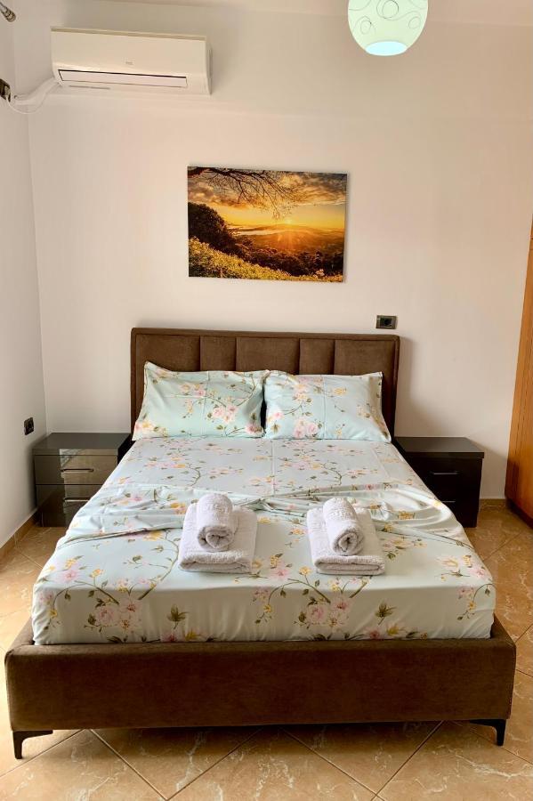 Bardhi Apts * Sarande