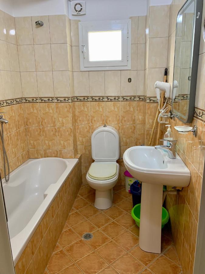 Bardhi Apts * Sarande
