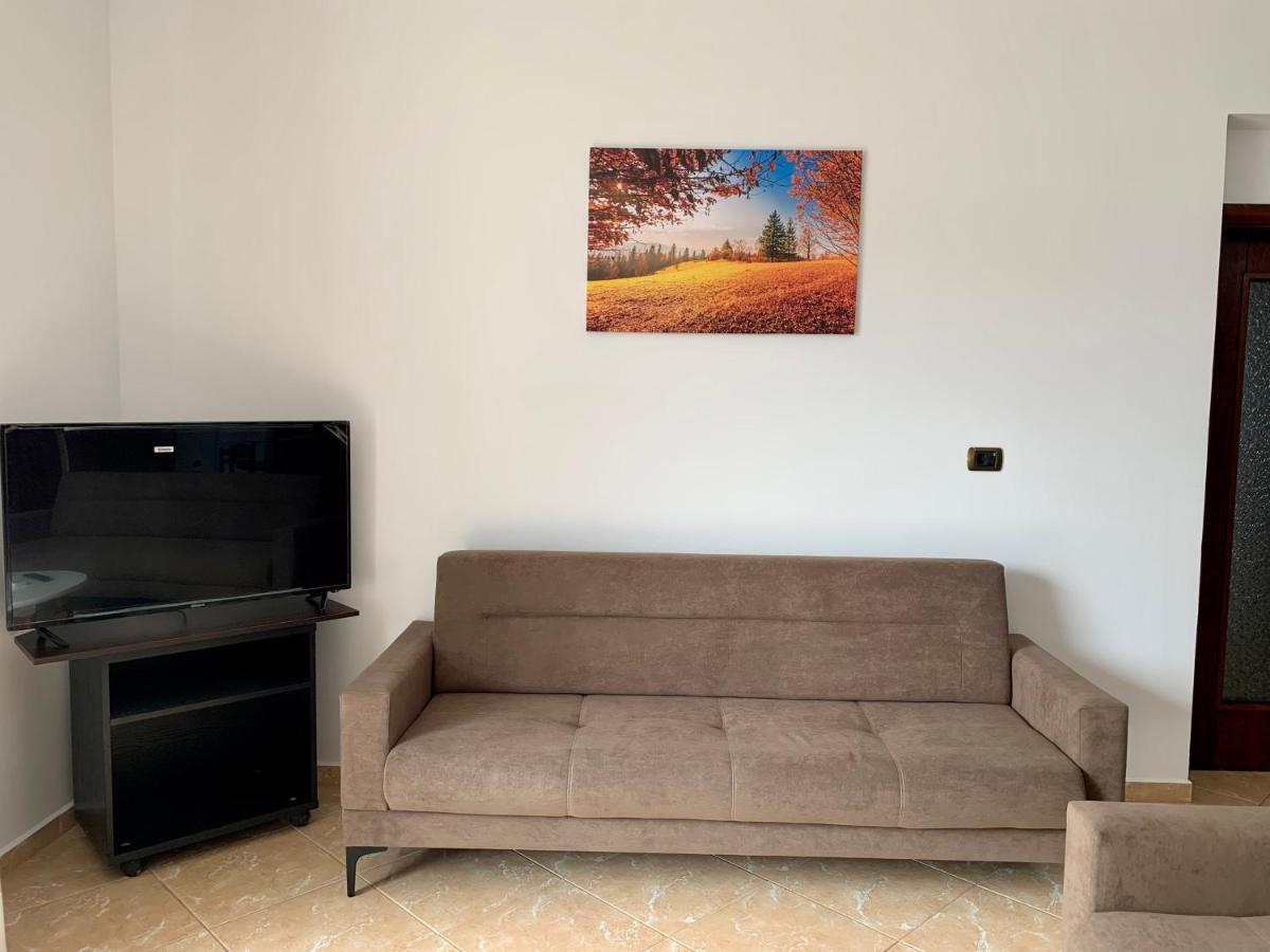 Bardhi Apts Sarande