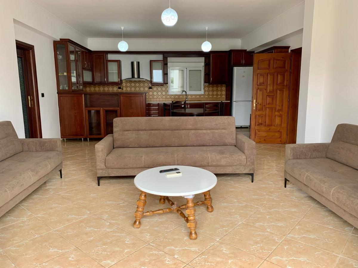 Bardhi Apts * Sarande